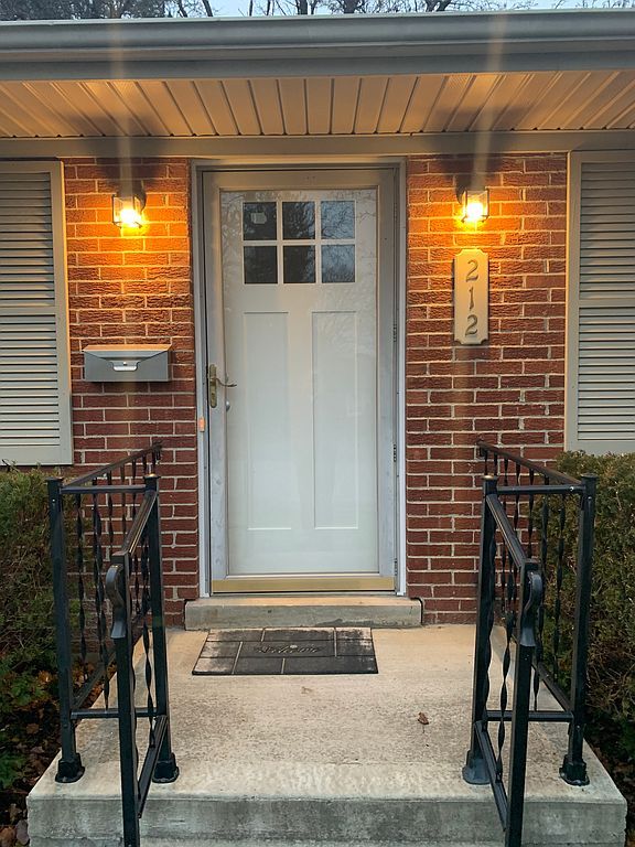 212 Aberdeen Dr, Lexington, KY 40517
