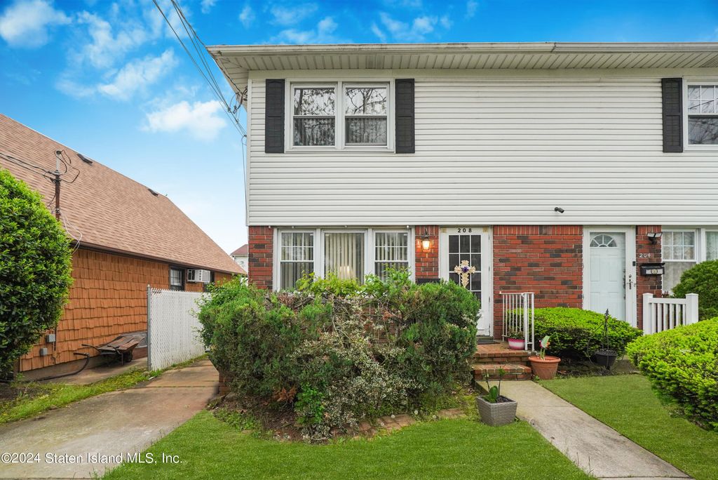 208 Tysens Ln, Staten Island, NY 10306 SingleFamily Home for Sale