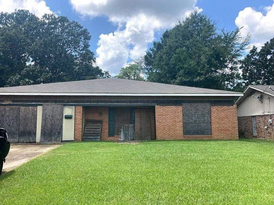449 Highwood Dr, Jackson, MS 39209