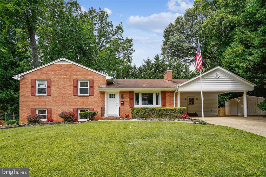 5718 Anola Ct, Springfield, VA 22151
