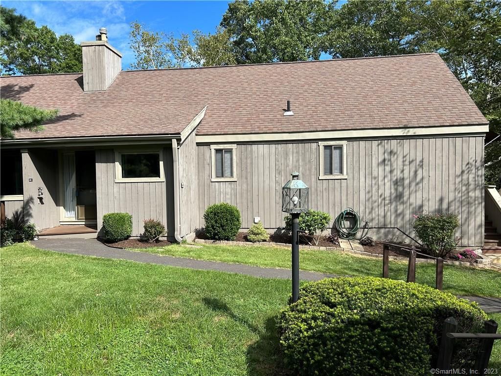 86 South Trail #B, Stratford, CT 06614
