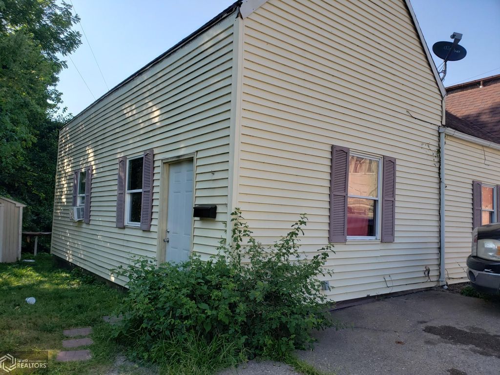 125 S 4th St N, Warsaw, IL 62379