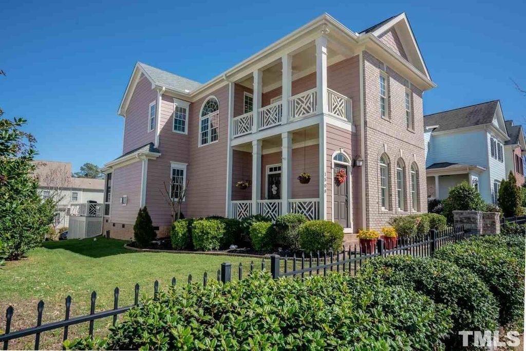1508 Green Oaks Pkwy, Holly Springs, NC 27540