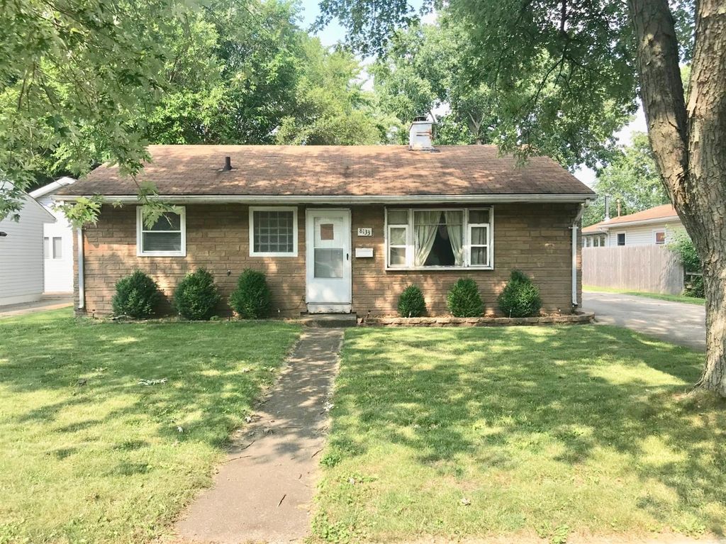 8133 Wicker Park Dr, Highland, IN 46322