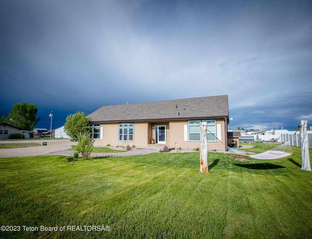 322 W 3rd St, Big Piney, WY 83113 MLS 231133 Trulia