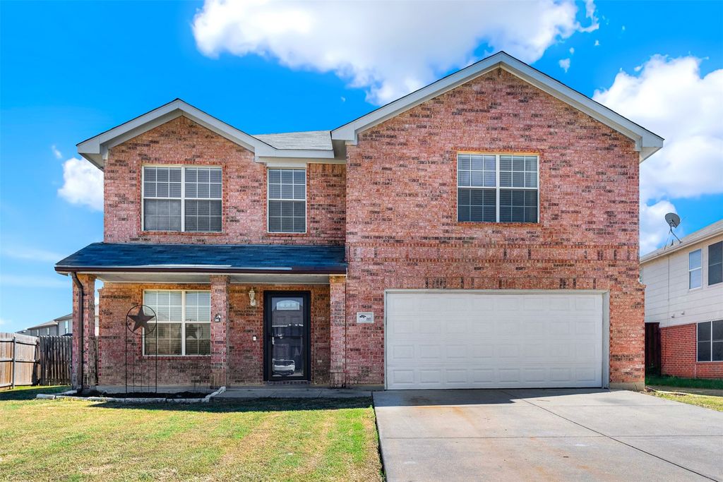 217 Hawthorne Ct, Ponder, TX 76259