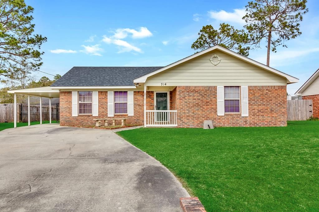 704 Kadi Drive, Hinesville, GA 3 Bed, 2 Bath Single 704 Kadi Drive, Hinesville, GA 3 Bed, 2 Bath Single