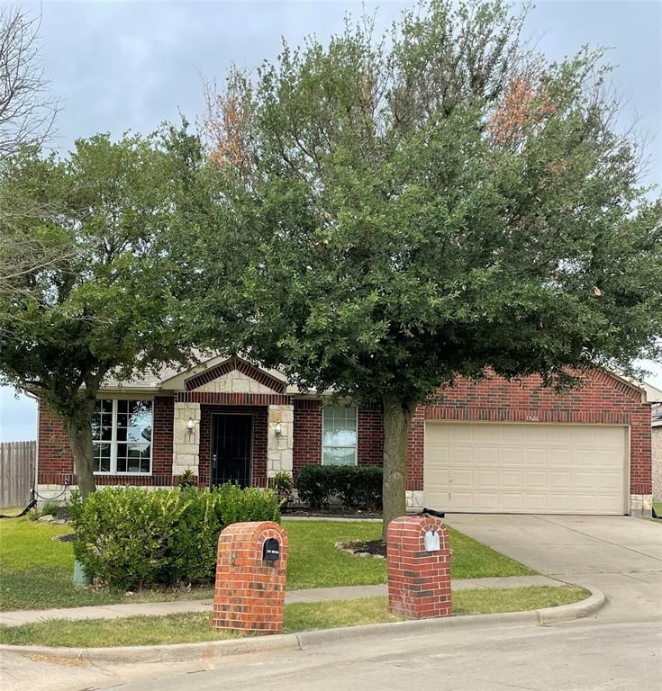 1526 Colgate Dr, Van Alstyne, TX 75495
