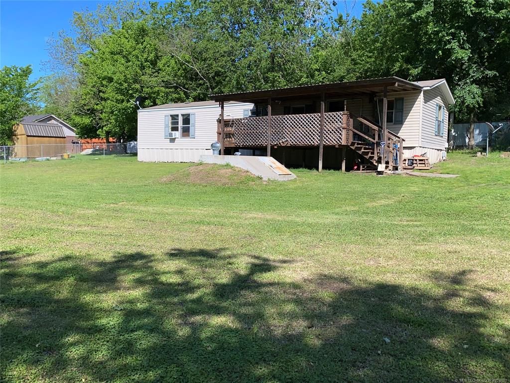 106 James St, Caddo, OK 74729