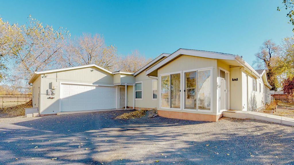 2538 Boliver Ln SW, Albuquerque, NM 87105