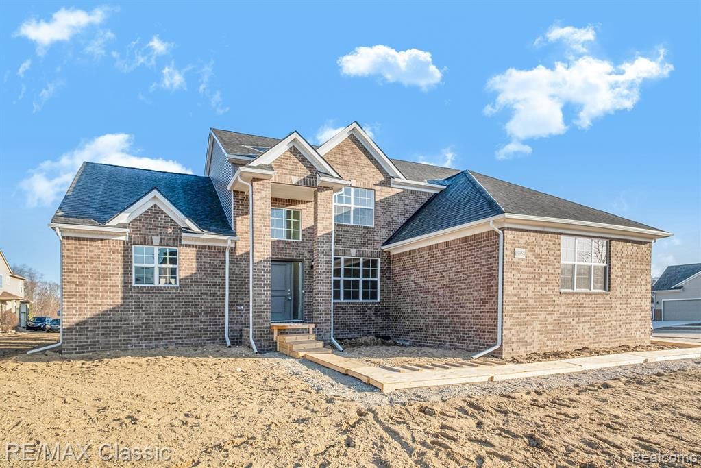 13958 Basswood Cir, Belleville, MI 48111