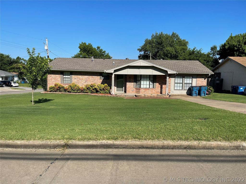413 S  14th St, McAlester, OK 74501