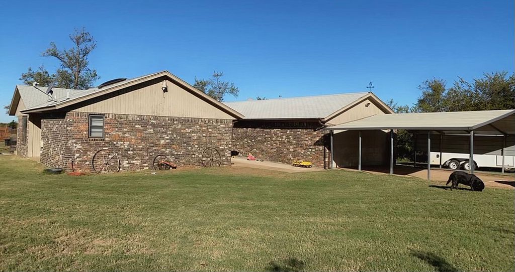 15565 S County Road 206, Blair, OK 73526