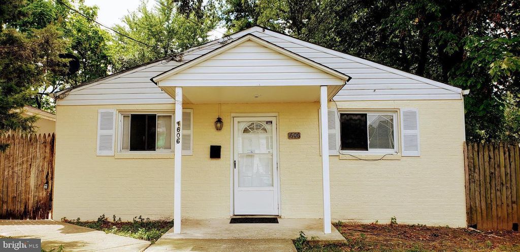 1606 Roosevelt Ave, Hyattsville, MD 20785