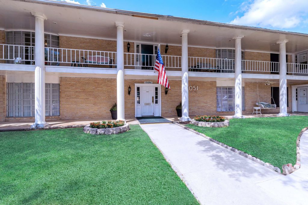 8051 Broadway St, San Antonio, TX 78209