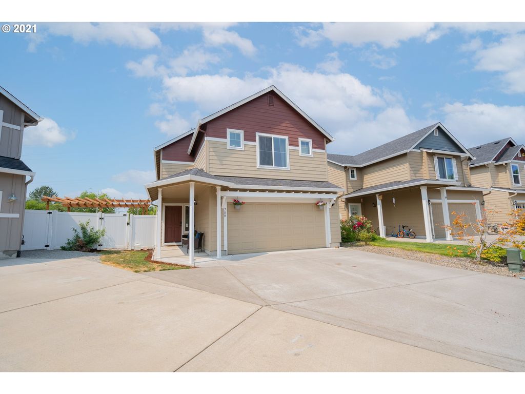 700 SE 11th Ave, Battle Ground, WA 98604