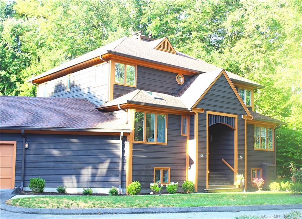38 Cherry Blossom Ln #38, Shelton, CT 06484