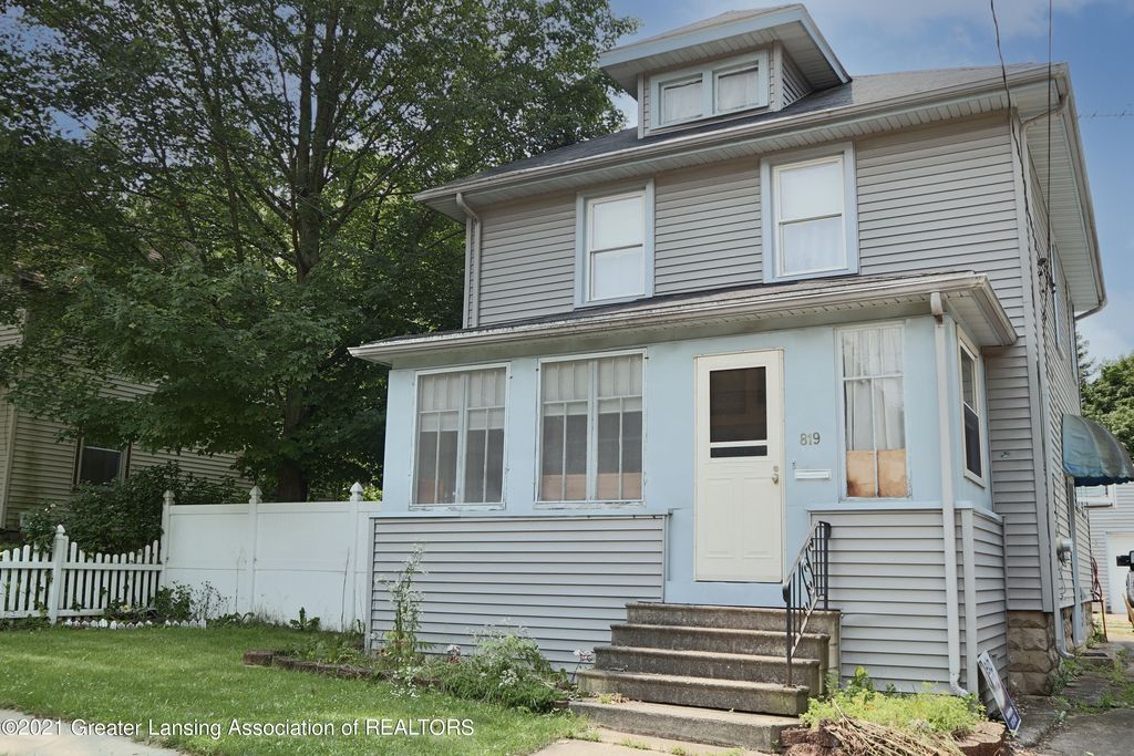 819 N Clinton St, Albion, MI 49224