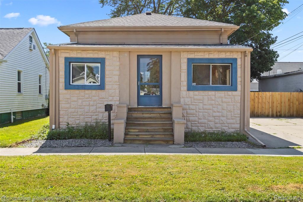 128 N  Mary St, Marine City, MI 48039
