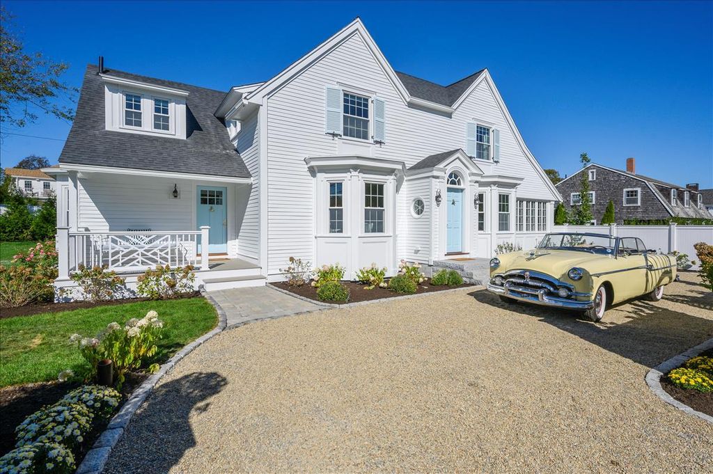 697 Scudder Ave, Hyannis, MA 02601