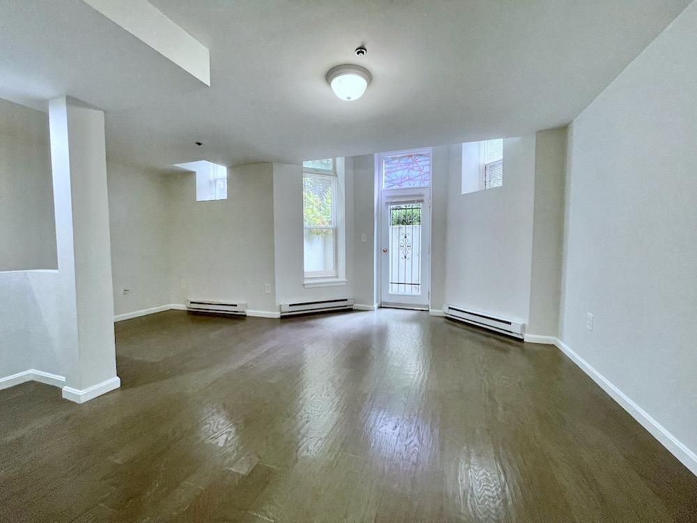 19 Queensberry St #D, Boston, MA 02215