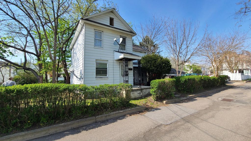 6 Mason Ct, Kingston, PA 18704