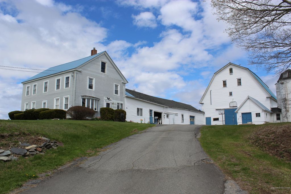 1490 Main St, Palmyra, ME 04965