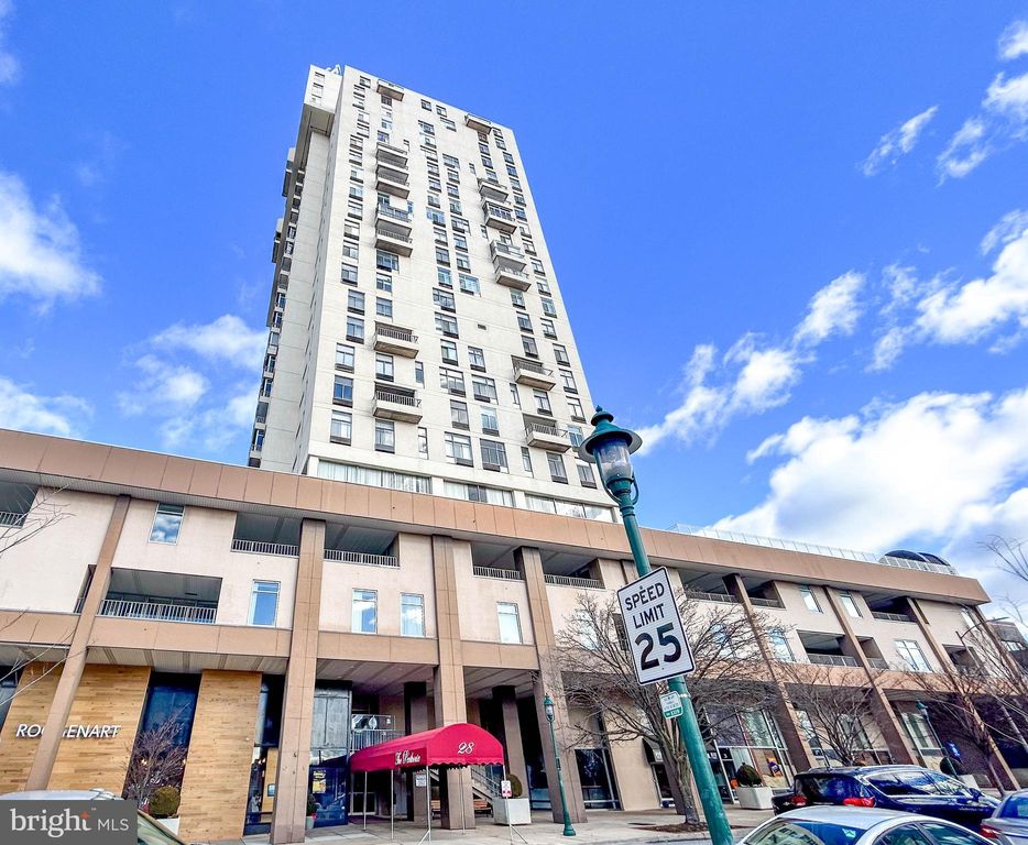 28 Allegheny Ave #1402, Towson, MD 21204