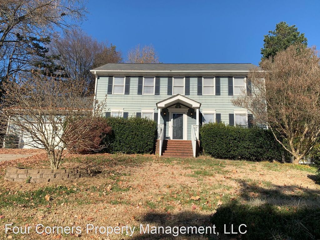 5524 Robinridge Rd, Greensboro, NC 27410