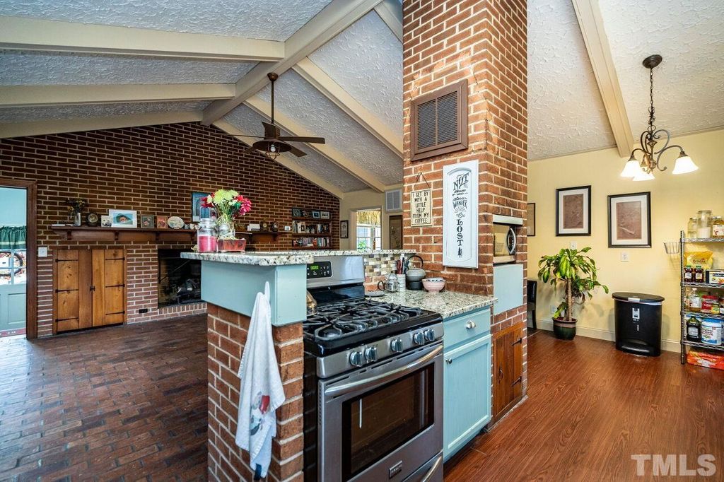 812 S 2nd St, Smithfield, NC 27577
