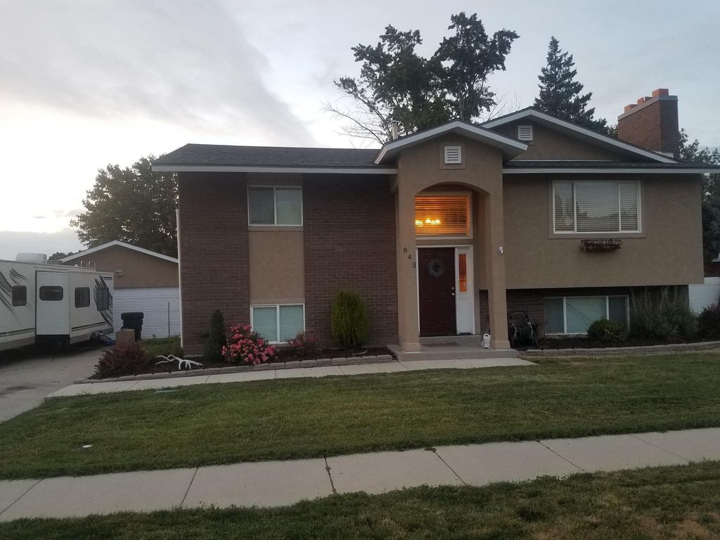 845 E Bourdeaux Dr, Midvale, UT 84047