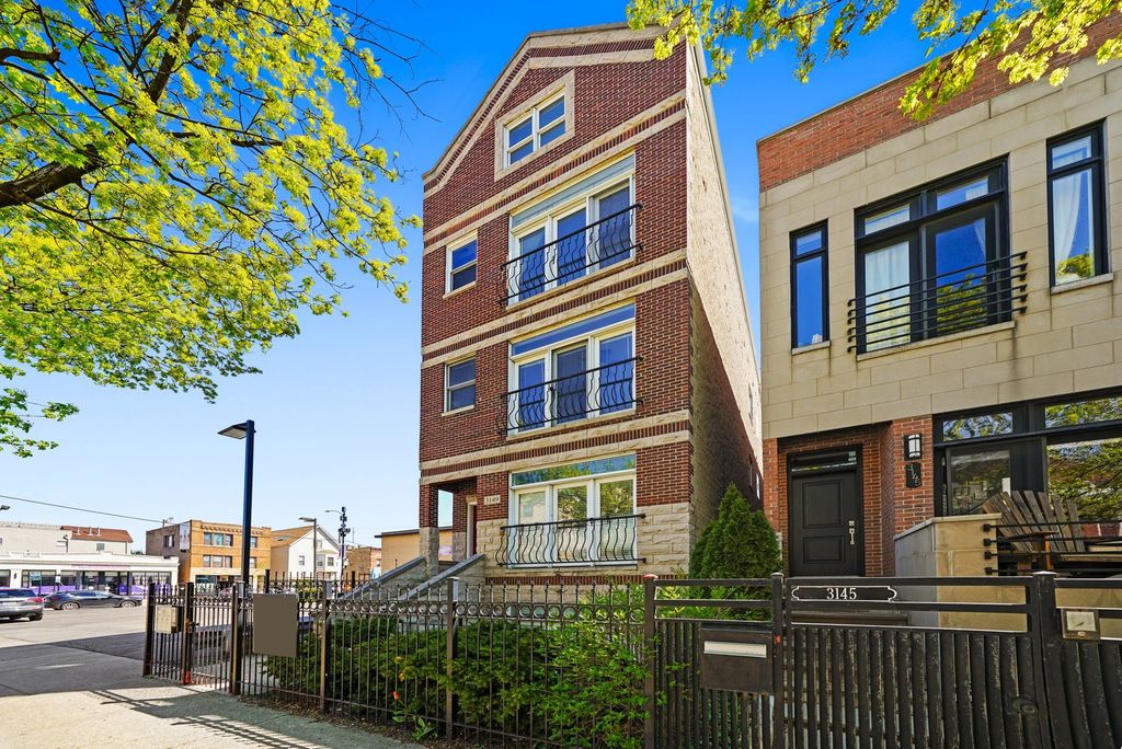 3149 N Racine Ave #3, Chicago, IL 60657