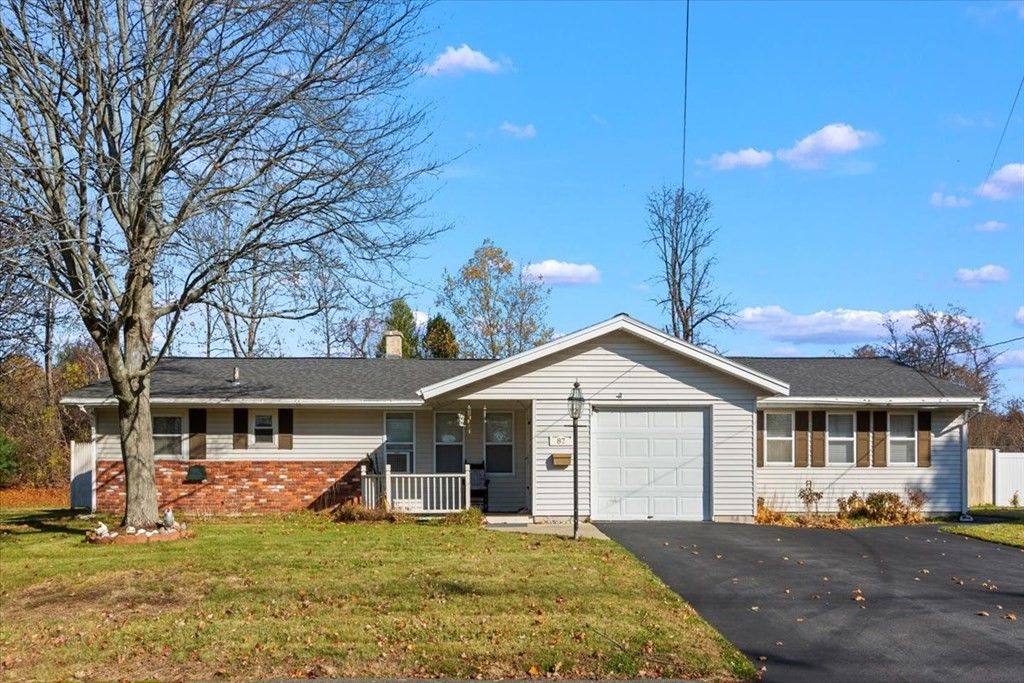 87 Burley St, Danvers, MA 01923