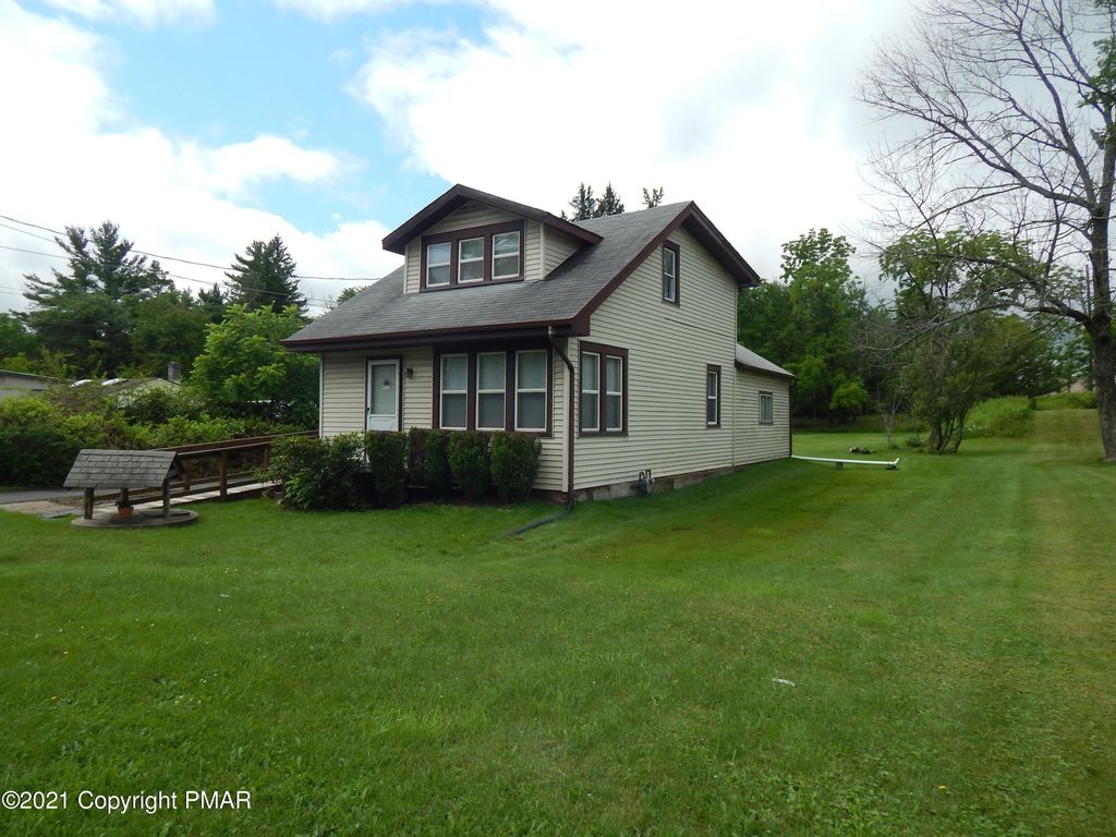 5635 Route 115, Blakeslee, PA 18610