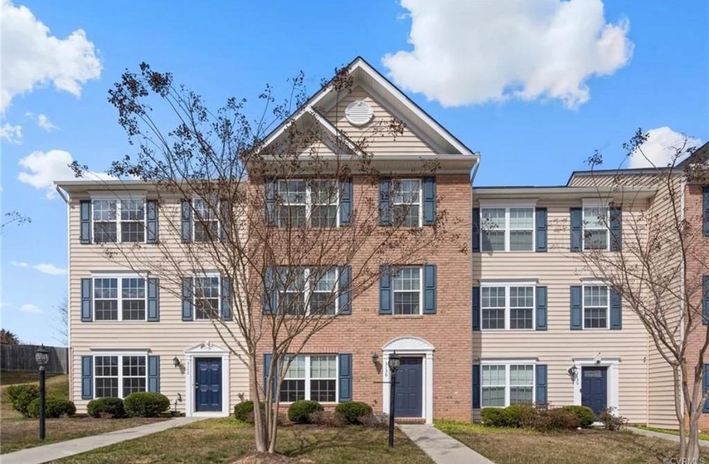3136 Perdue Springs Ln, Chester, VA 23831