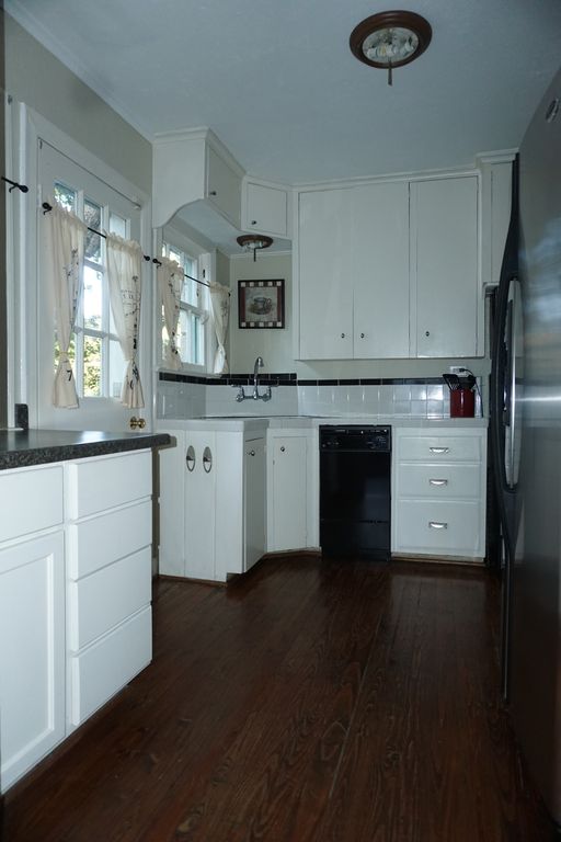 619 N Hampton Rd, Dallas, TX 75208