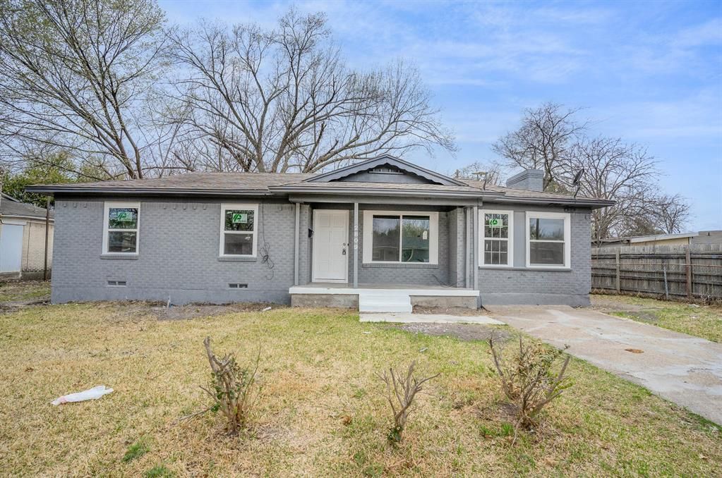 2809 Honeysuckle Dr, Garland, TX 75041