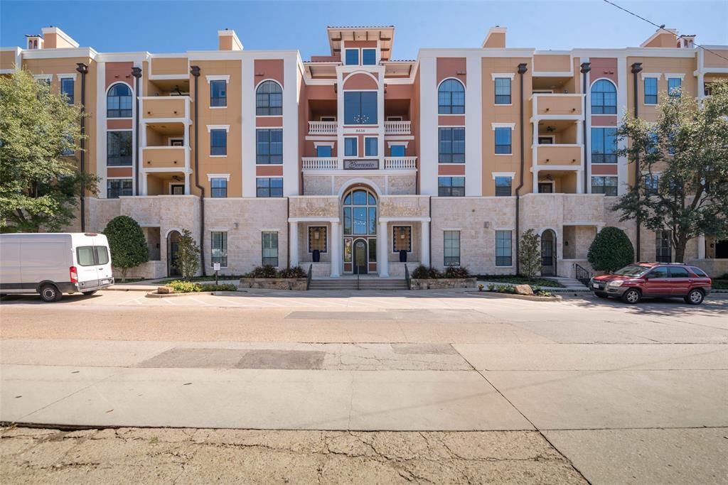 8616 Turtle Creek Blvd #324, Dallas, TX 75225