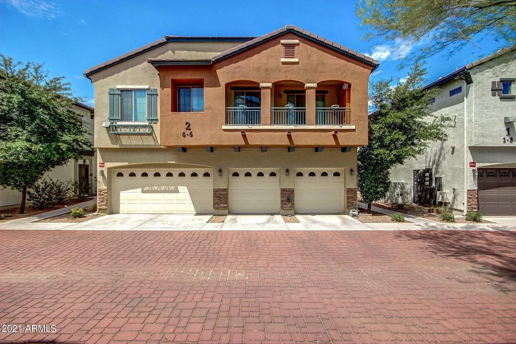 2727 N Price Rd #4, Chandler, AZ 85224