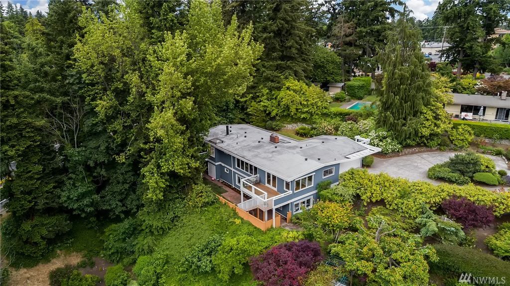 822 NW Innis Arden Dr, Shoreline, WA 5 Bed, 3 Bath SingleFamily Home