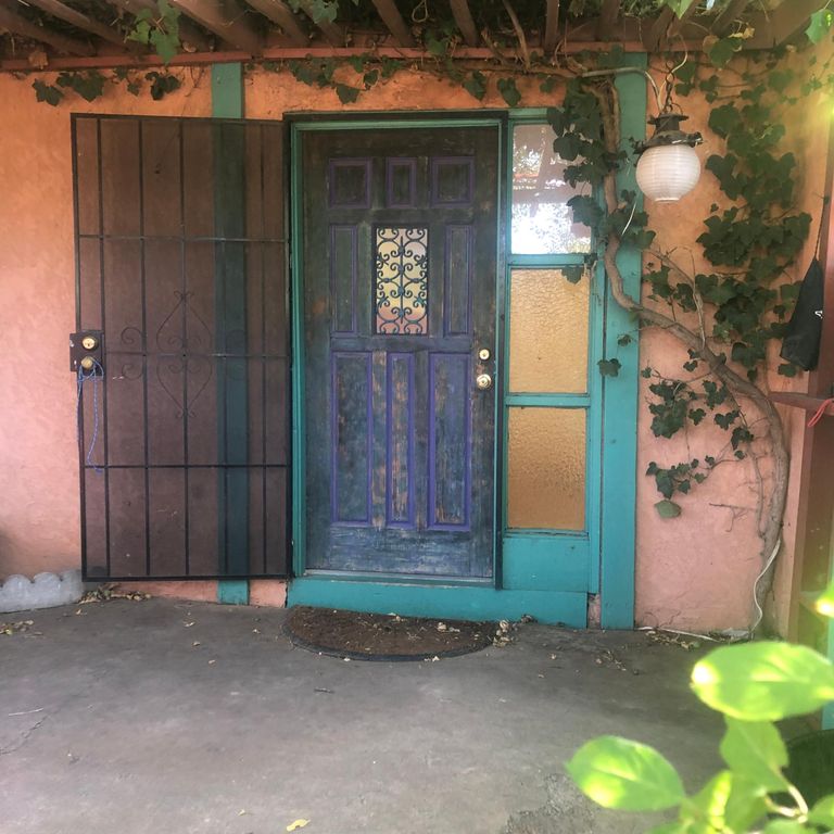 236 Adams St NE, Albuquerque, NM 87108