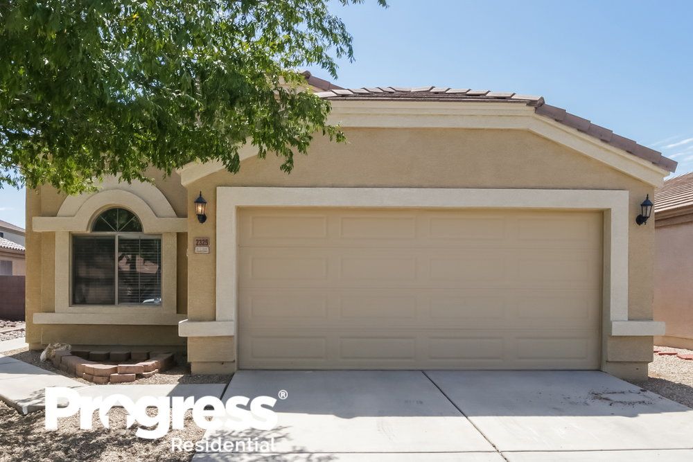 2325 W Silver Creek Ln, San Tan Valley, AZ 85142