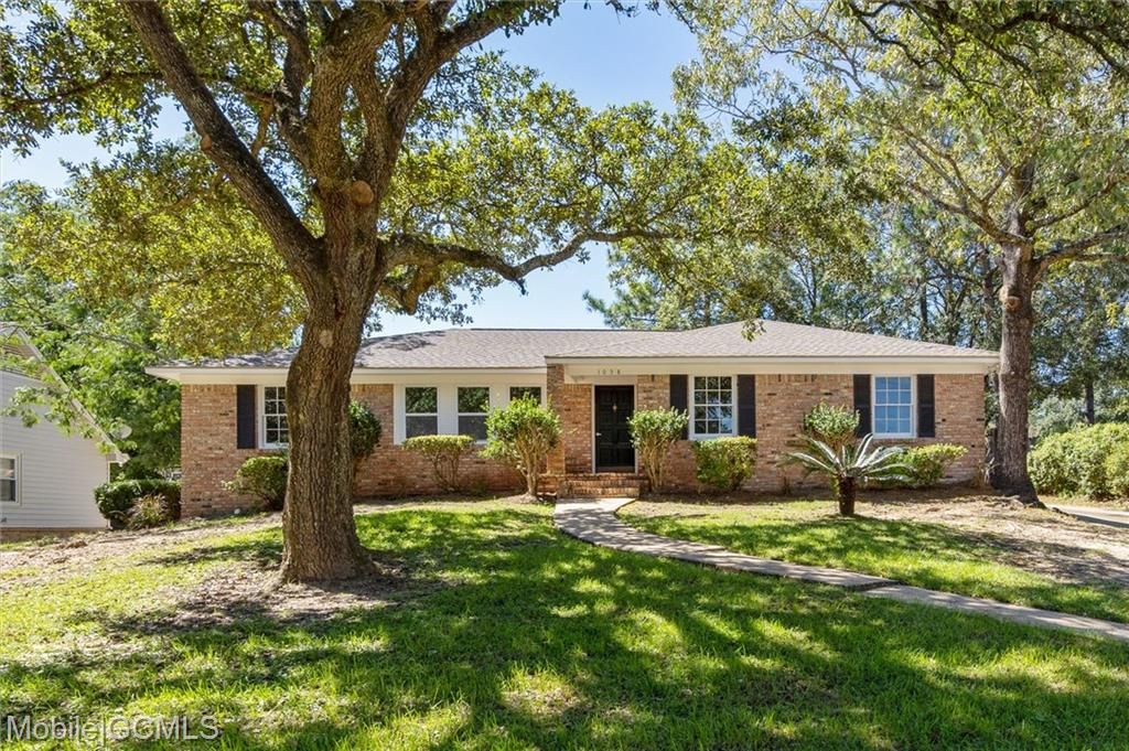 1058 Aberdeen Ct N, Mobile, AL 36609