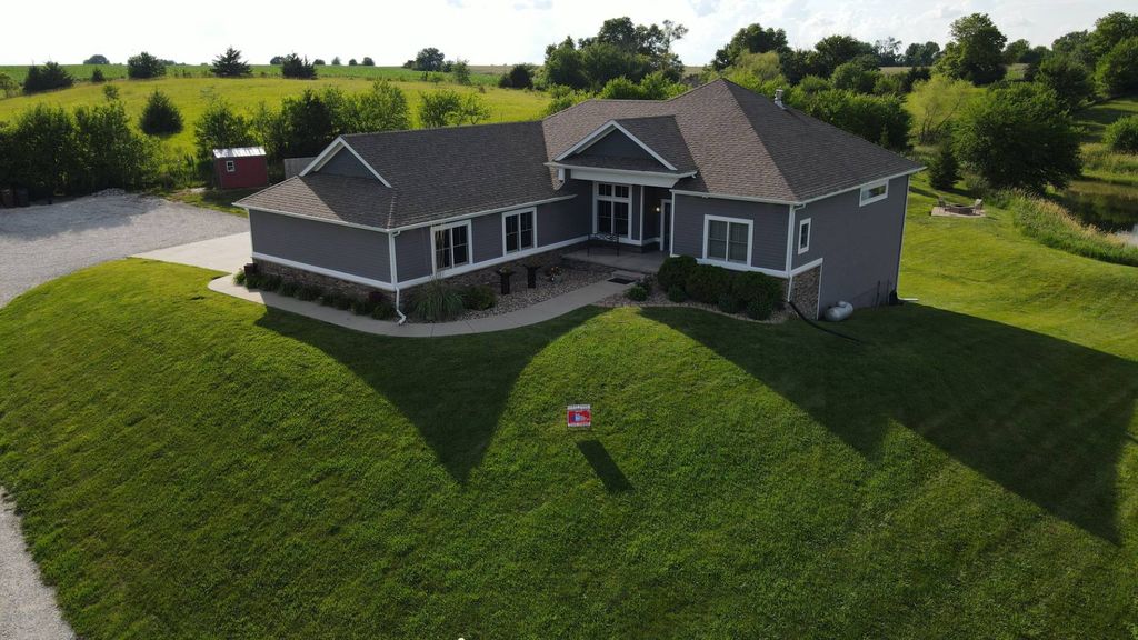 11936 NW 142nd St, Granger, IA 50109