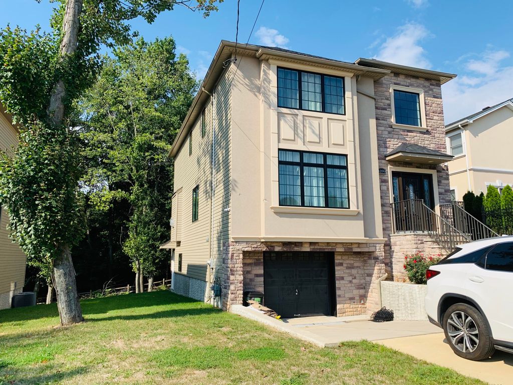 3399 Richmond Rd, Staten Island, NY 4 Bed, 4 Bath SingleFamily Home
