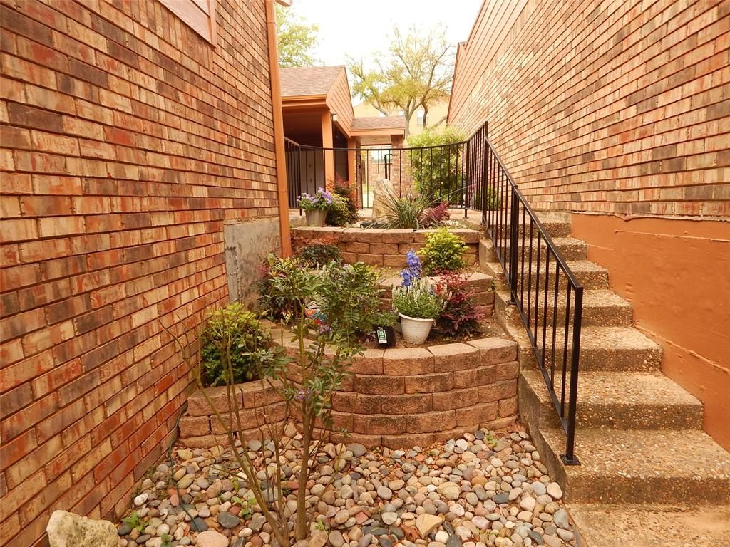 35 Village Green Ct, Denison, TX 2 Bed, 2 Bath Townhouse 18 Photos