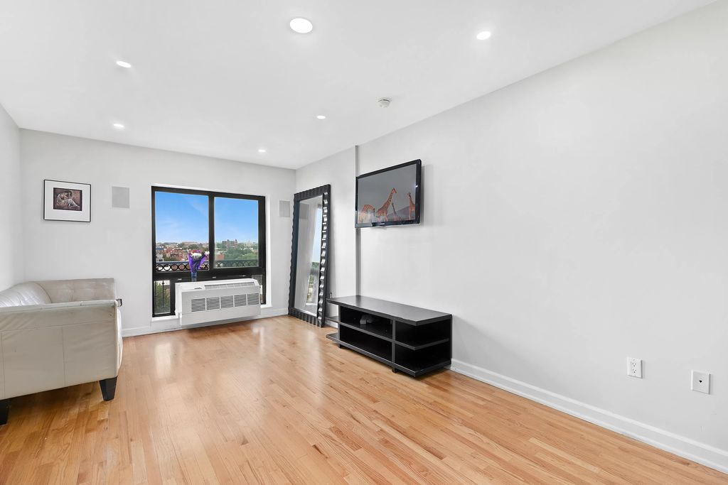 775 Lafayette Ave #9D, Brooklyn, NY 11221