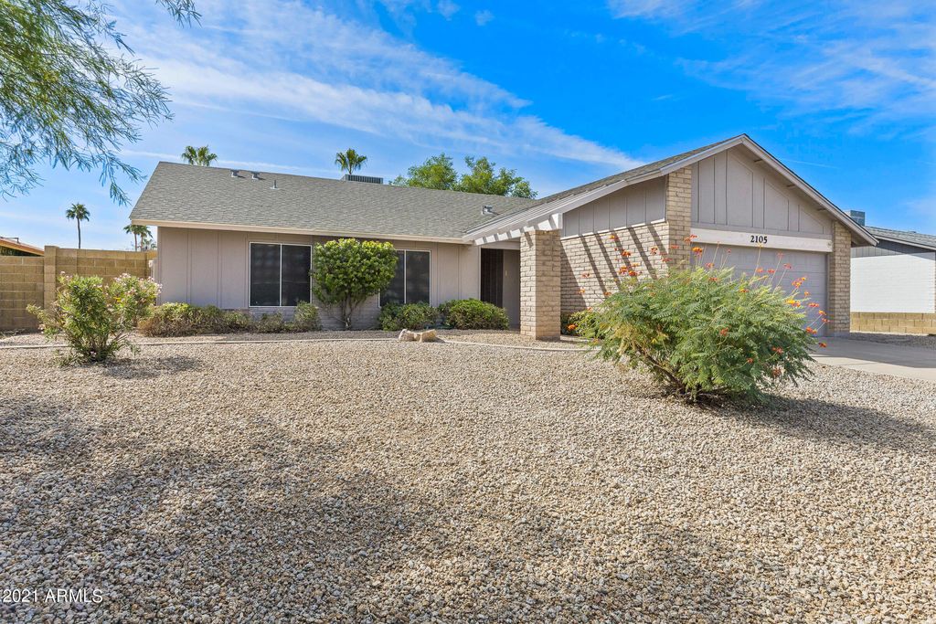 2105 N Los Altos Dr, Chandler, AZ 85224