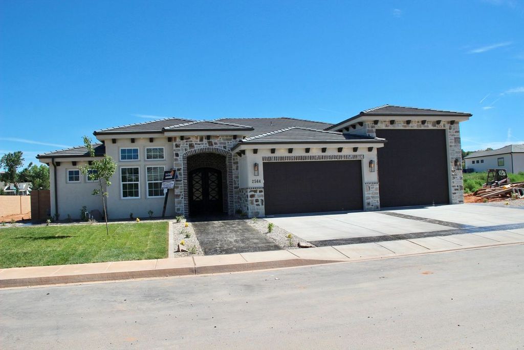 2564 E 1190 South Cir, Saint UT 4 Bed, 4.5 Bath SingleFamily