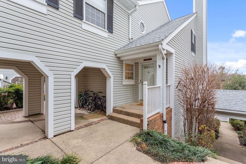 2903C S Woodley St, Arlington, VA 22206